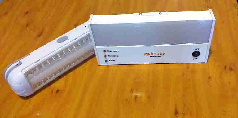 چرا بدنه آلومینیومی برای چراغ‌های اضطراری خطی برتر از پلاستیک است؟ ۷ مزیت کلیدی (زمان مطالعه: ۶ دقیقه)