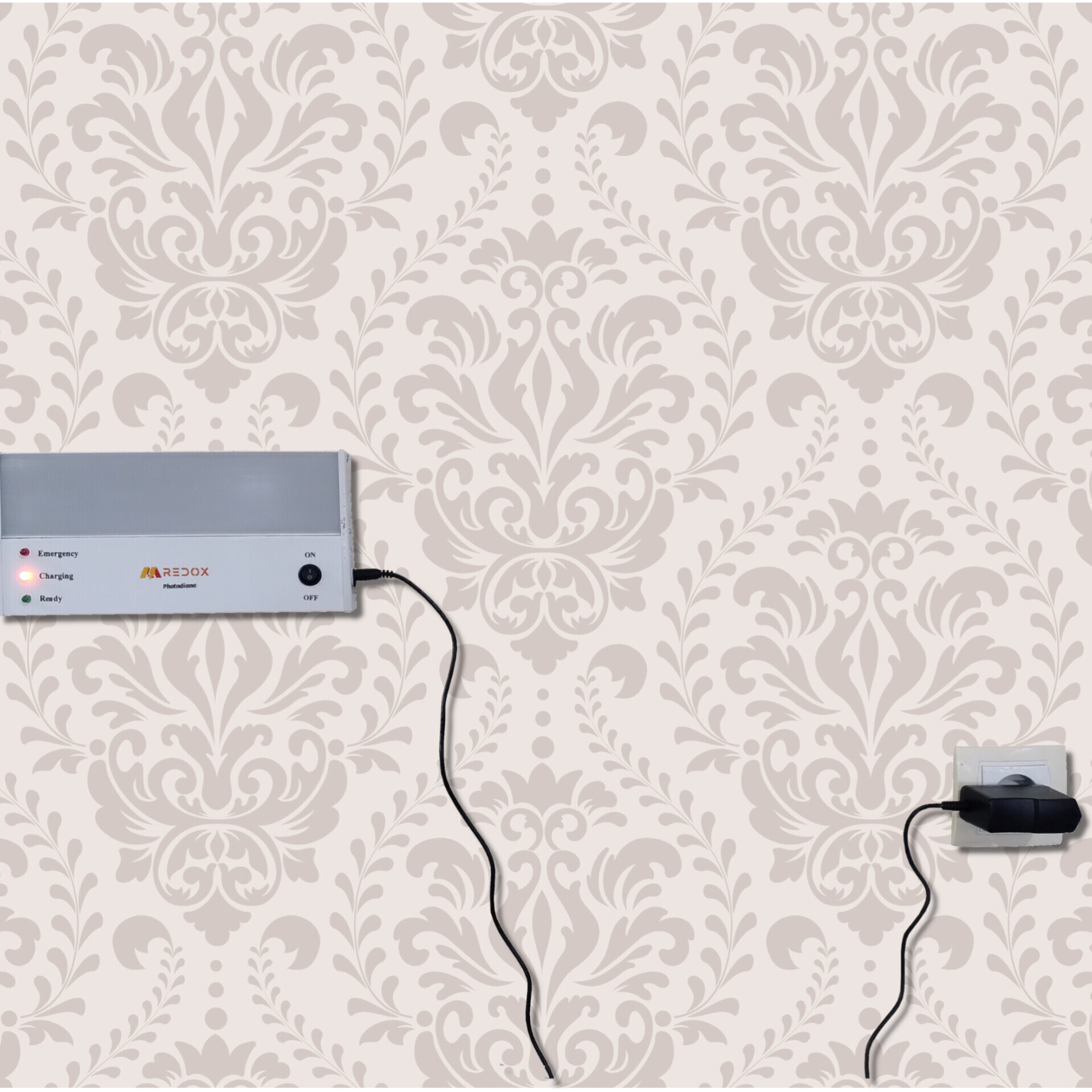  چراغ اضطراری رداکس مدل فوتودیانا 